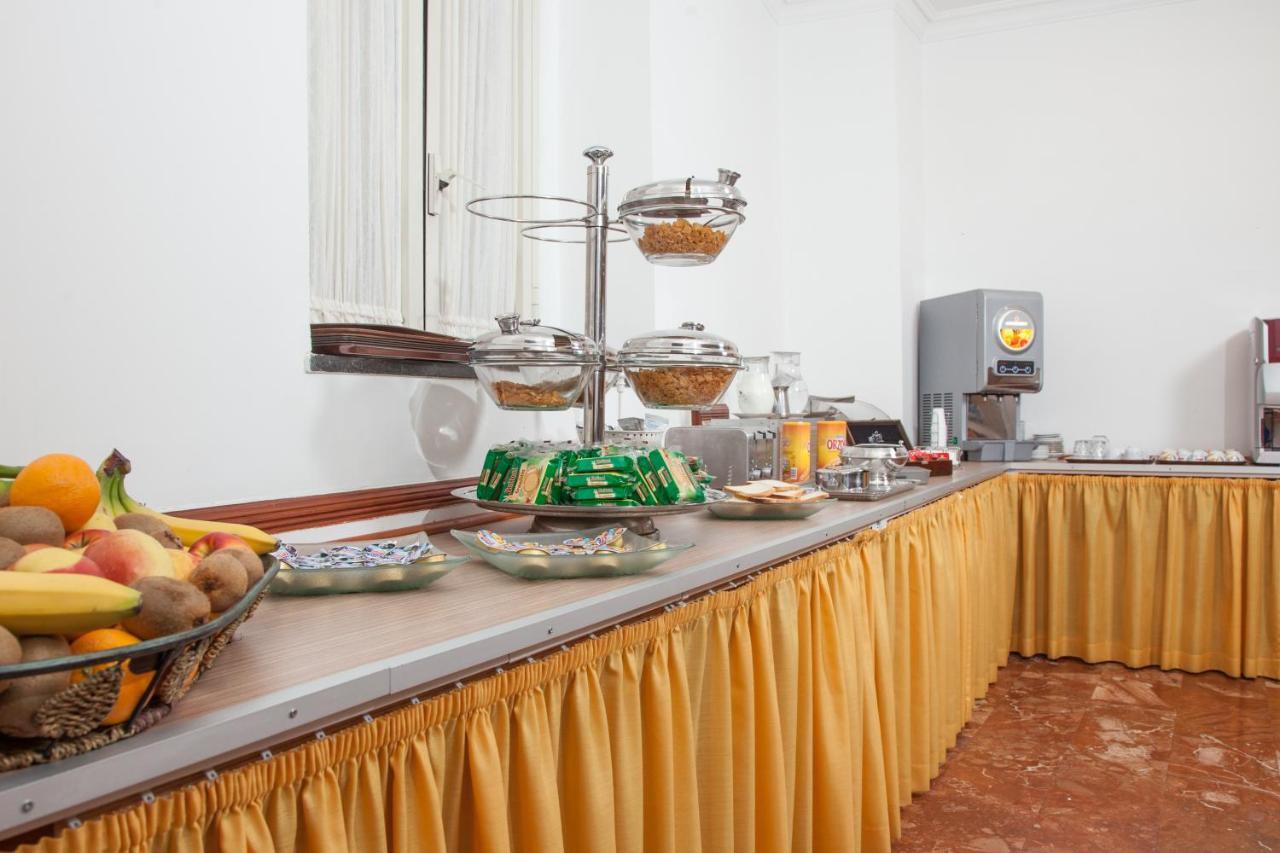 Hotel Cesare 14 Napoli Ngoại thất bức ảnh